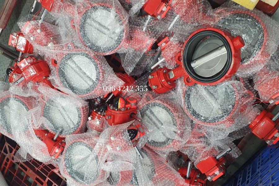 van bướm có công tắc giám sát