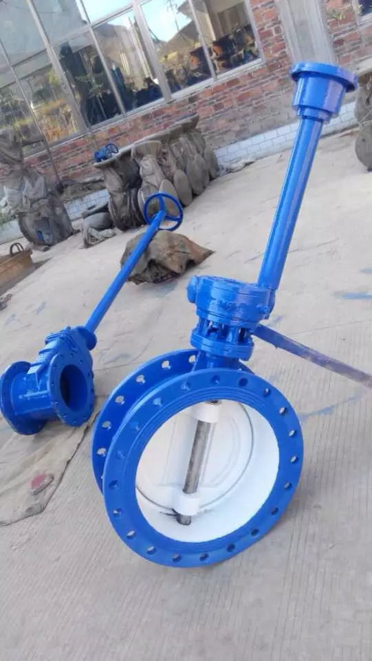 van bướm mở rộng