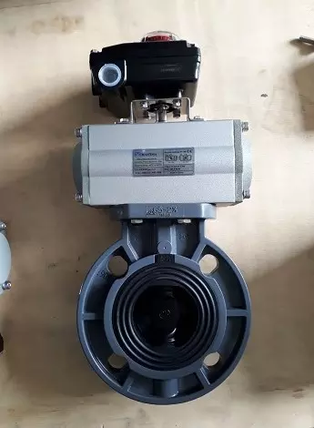 van-buom-nhua-dieu-khien-khi-nen-dai-loan