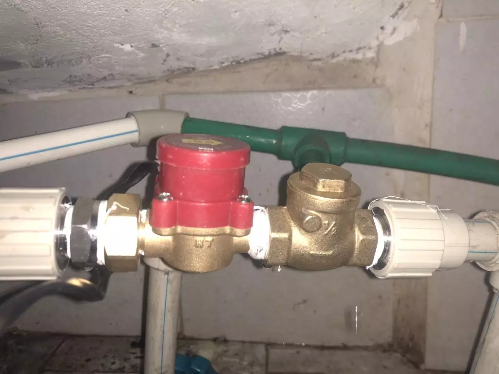 Van 1 chiều máy bơm nước