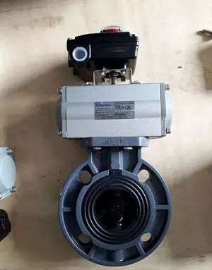 van_buom_nhua_dieu_khien_khi_nen