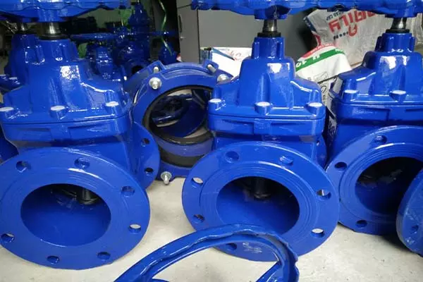 Van cổng ty chìm Trung Quốc