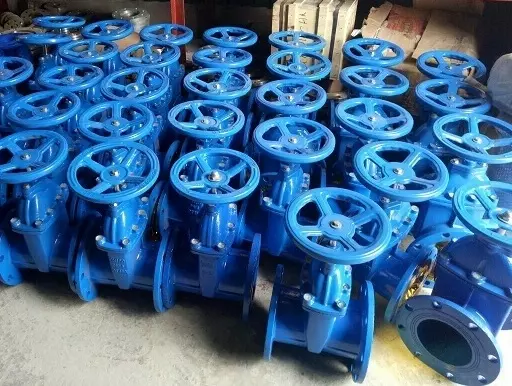 van_cong_malaysia Van cổng Malaysia