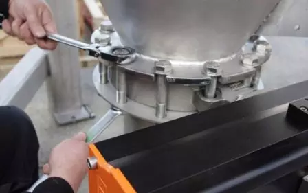 vanbuomximang lắp đặt Van bướm hai mặt bích